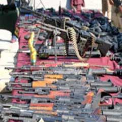 Afganistan'da 30 ton silah ve cephane ele geçirildi