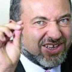 Küstahlığı yapanlar bir de saygı bekliyor