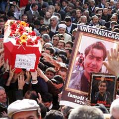 Güneş'in minik oğlu, yerel televizyonda haber sundu