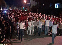 Bu söylenti halkı sokağa döktü