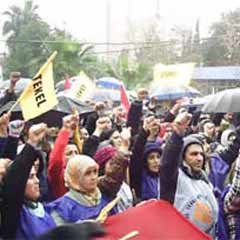 TEKEL işçilerinden eyleme devam kararı