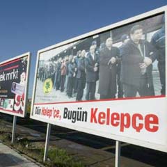 BDP'li vekillerden kelepçeli eylem  