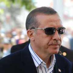 Çıkık değil, kas zedelenmesi!