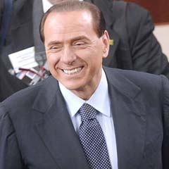 'Berlusconi sürgüne gitsin' çağrısı!