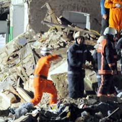 Sancaktepe'de 6 katlı bina çöktü