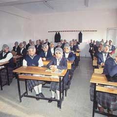 İmamlar kız çocuklarını okutmak için seferber oldu