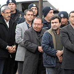 Kelepçelere soruşturma açıldı