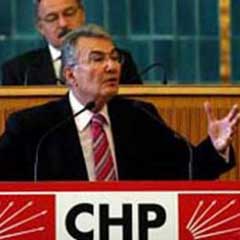 Baykal, TEKEL işçilerinin sorunlarını CHP avlusunda görüştü