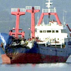 İspanya'da bir Türk gemisi daha alıkondu