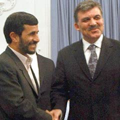 Cumhurbaşkanı Gül, Ahmedinejad'la görüştü