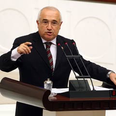Çiçek: Gezen tilki yatan aslandan kârlıdır