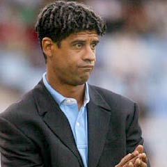 Rijkaard: Taraftarları ısıtmak istiyor