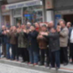 Protestocular AK Parti il binasına yürüdü
