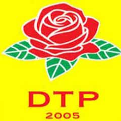 Kapatılan DTP il başkanlığı siyah bayrak astı