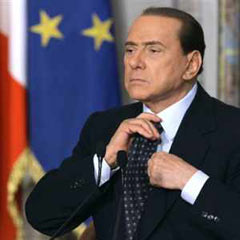 Berlusconi'ye yumruklu saldırı