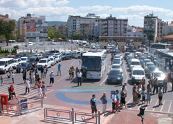 Feribot İskelelerinde Uzun Kuyruk