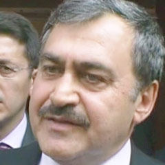 Bakan Eroğlu: Partileri millet kapatmalı