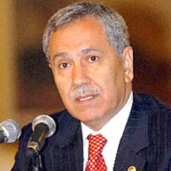 Arınç: Nefretle ve şiddetle lanetliyorum