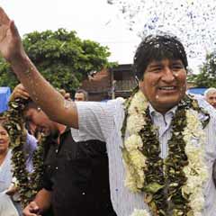 Evo Morales rakiplerine büyük fark attı