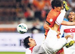 Milliler Hollanda'dan üzgün döndü
