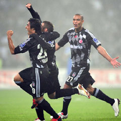 Kartal'ın kurbanı Kanarya oldu