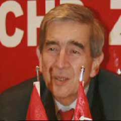 Öymen ve CHP, cuma çıkışında protesto edildi