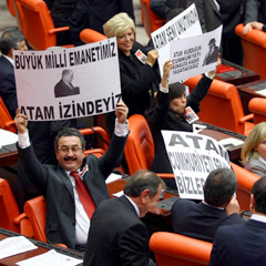 Erdoğan: Onlar izindeler, biz çalışıyoruz