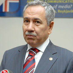 Arınç'tan CHP'ye sert eleştiri