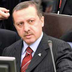 Erdoğan: Atatürk mezardan kalksa...!