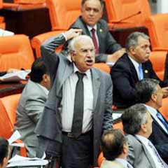 CHP'li vekilden skandal cevap: O al bayrağı...