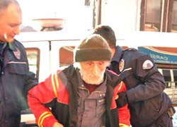 80 Yaşındaki Babaya Evlat Dayağı