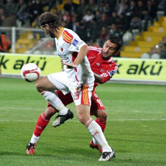 Sivasspor evinde vurgun yedi