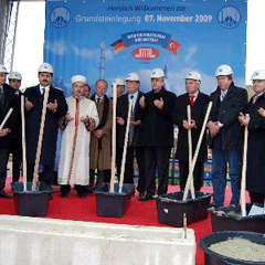Avrupa'nın en büyük camisinin temeli dualarla atıldı