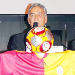 Adnan Polat: Hagi bir gün Galatasaray'a dönecek