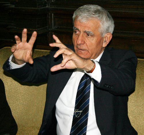 'Protestolara takılıp kalacak durumda değilim'