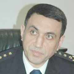 Sen neymişsin be müdür!