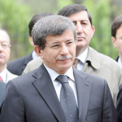 Davutoğlu Malezya'ya bu kez Bakan olarak gitti