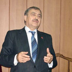 Bakana pankartlı karşılama