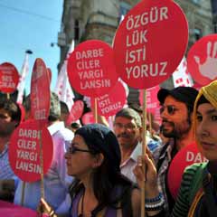 Sivil toplum kuruluşları, cuntacıların yargılanmasını istedi