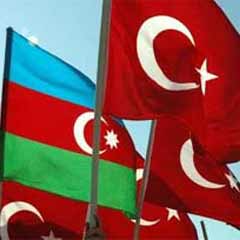 Azerbaycan yine bayrakla oynadı