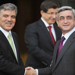 Sarkisyan'a sıcak karşılama - FOTO