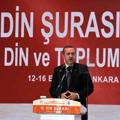 "Dinin çözümcü rolünü görmezden gelmeyin"
