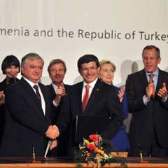 Zürih'te sancılı imza töreni