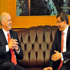 Davutoğlu, Papandreu'dan umutlu
