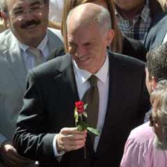 Papandreu: Kıbrıs'ı özgürleştirmemiz gerekiyor