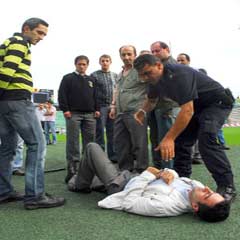 Bursalı taraftarlar Ermeni maçına hazırlanıyor