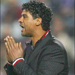 Rijkaard: Panik havasına gerek yok