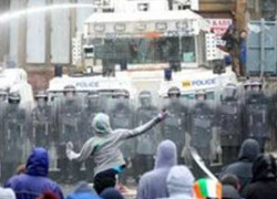 Kuzey İrlanda'da Katolik-Protestan Çatışması