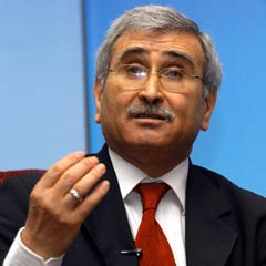 Yılmaz: Kriz acilen sona erdirilmeli