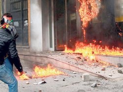 Polis noktasına molotoflu saldırı